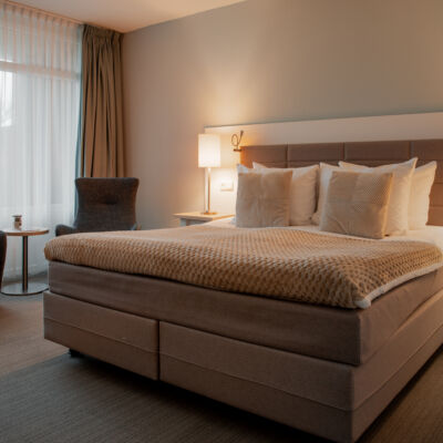 vlieland_hotel_wadden_westcord_dorpsstraat_hoteldewadden__tuinzijde_uitzichtopdetuin_standaardkamer