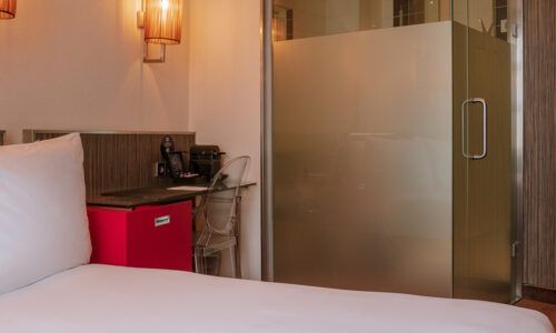 westcord-city-centre-hotel-amsterdam-room-double-badkamer.jpg